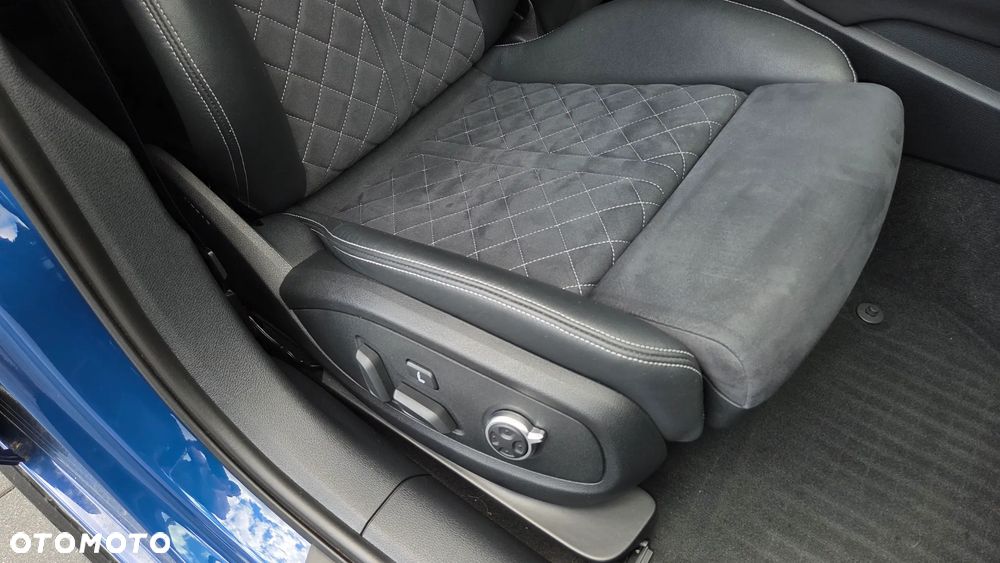 Audi A4 Avant 40 TDI quattro S tronic S line - 17