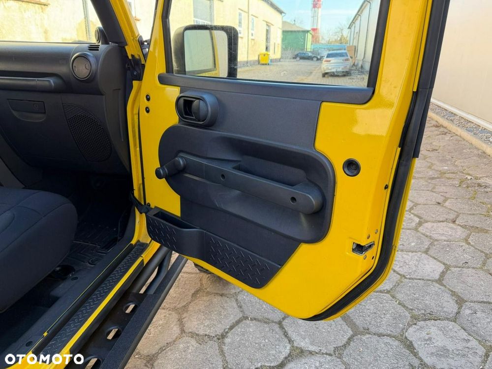 Jeep Wrangler - 23