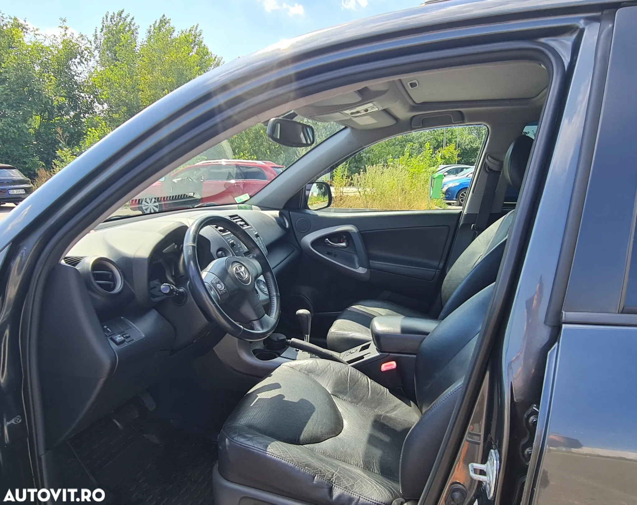 Toyota RAV4 2.0 Aut Luxury - 6