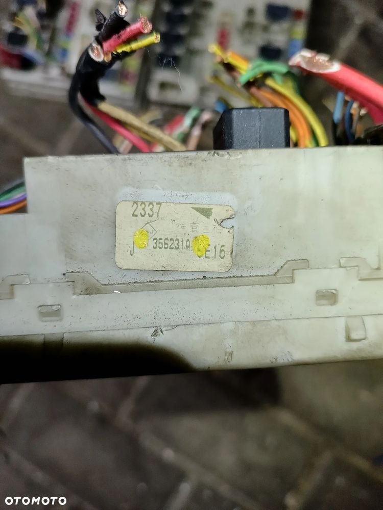 Moduł UCH BSI skrzynka bezpieczników Renault Modus Clio III - 8