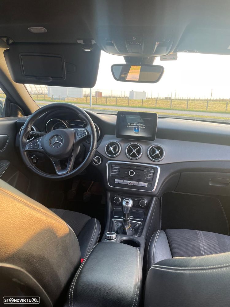 Mercedes-Benz CLA 180 d - 11