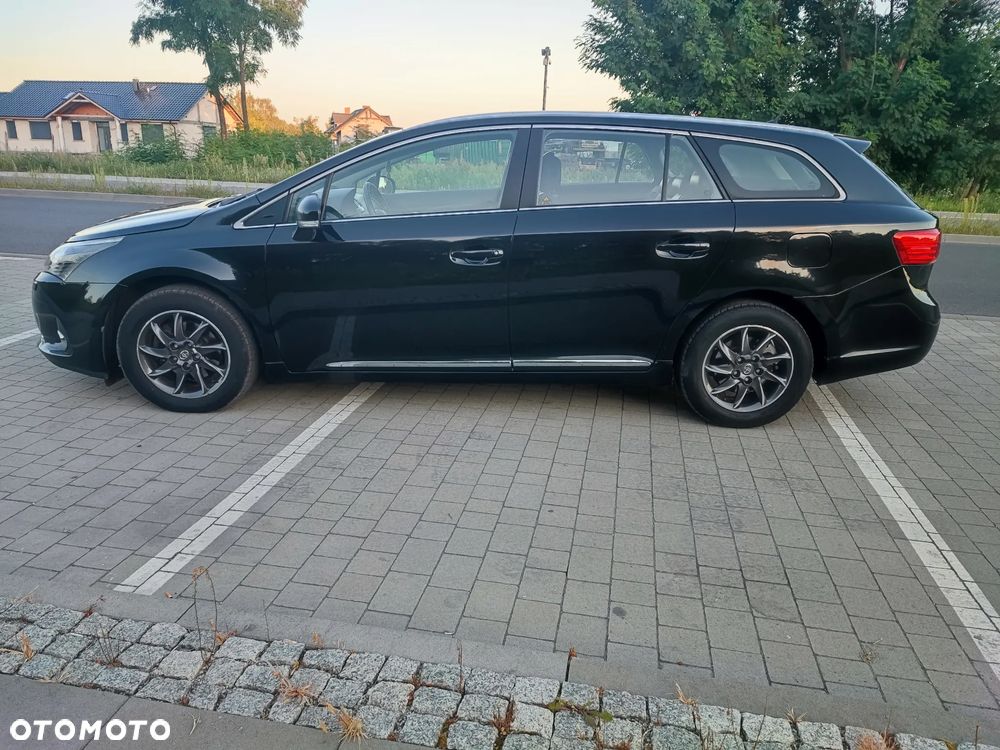 Toyota Avensis 2.0 D-4D Premium - 7