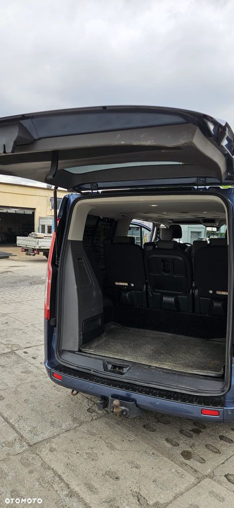 Ford Tourneo Custom - 12