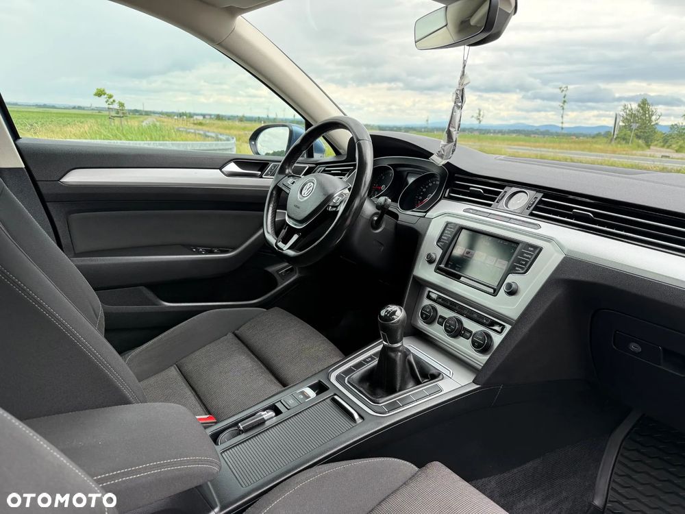 Volkswagen Passat 2.0 TDI BMT Comfortline - 30