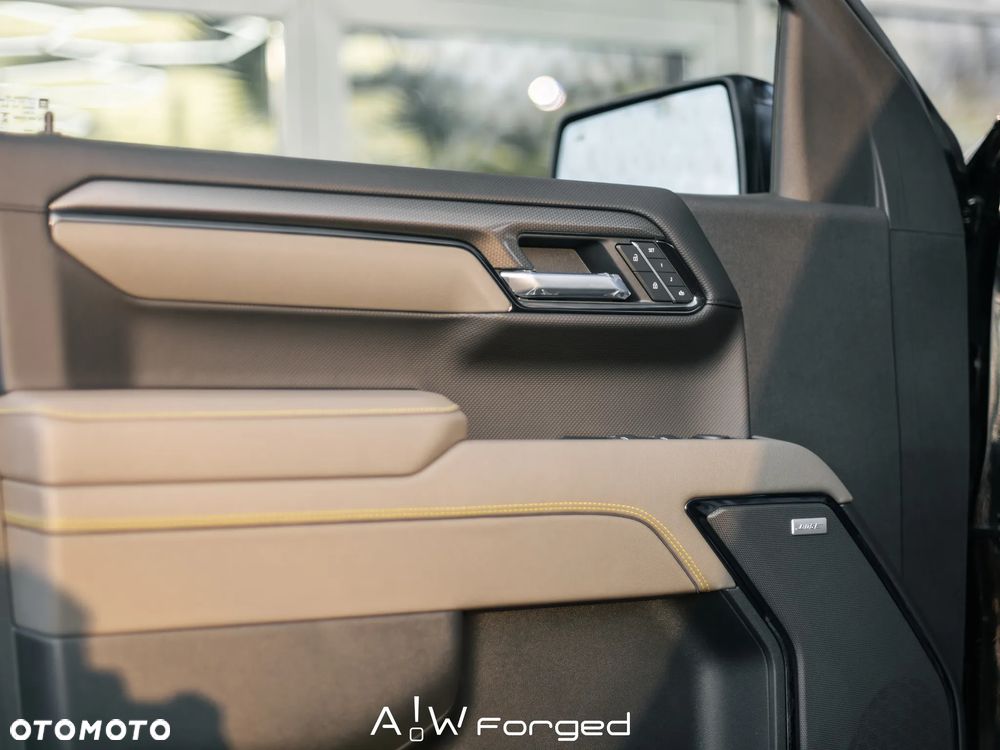 Chevrolet Silverado - 36