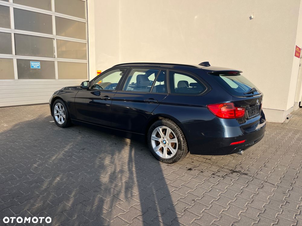 BMW Seria 3 318d Sport Line - 4