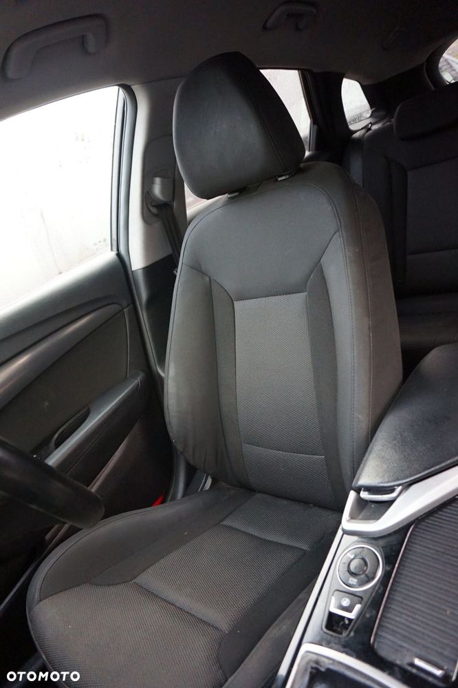 FOTEL PRZEDNI PRAWY I40 VF KOMBI  HYUNDAI 2011-2014 - 1