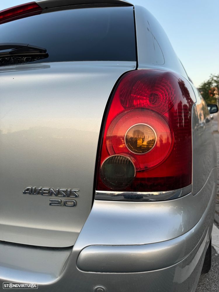Toyota Avensis SW 2.0 D-4D - 38