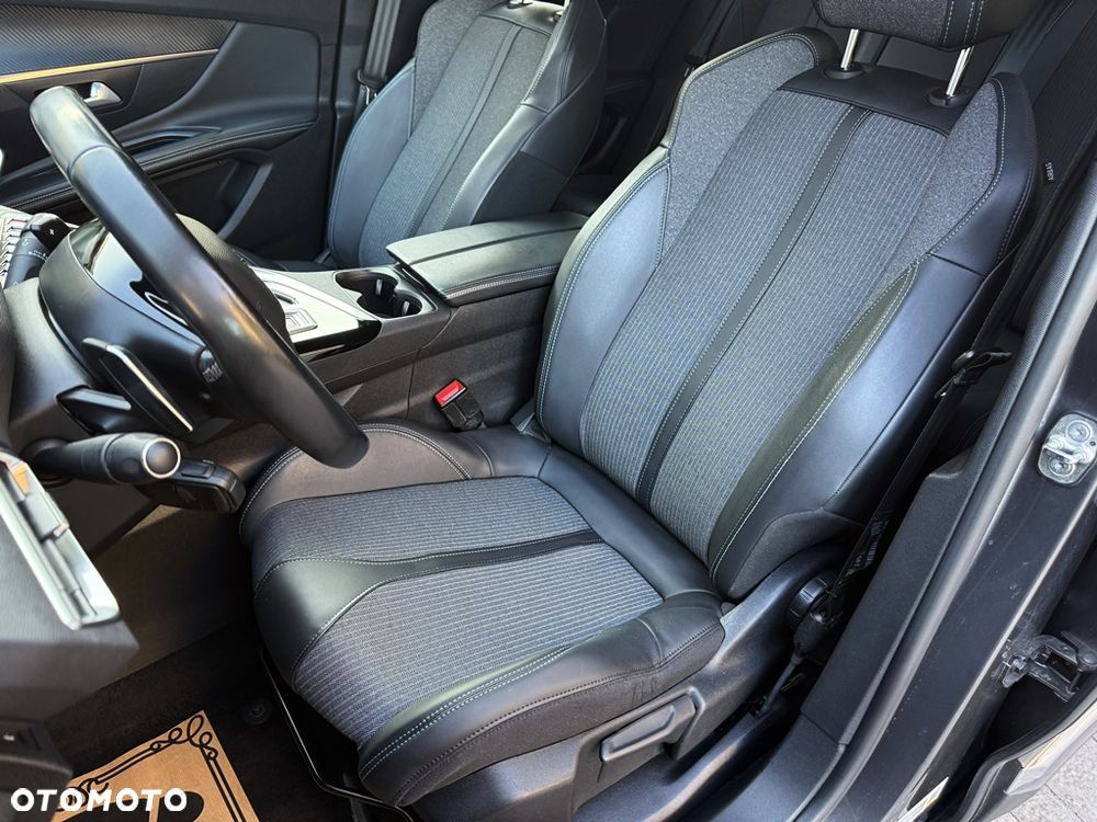 Peugeot 3008 1.5 BlueHDi Allure S&S EAT8 - 31