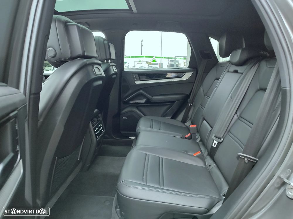 Porsche Cayenne E-Hybrid - 10