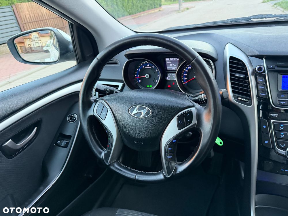Hyundai i30 1.6 Comfort World Cup - 25