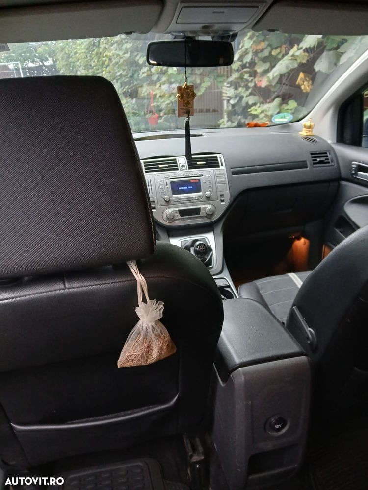 Ford Kuga - 4