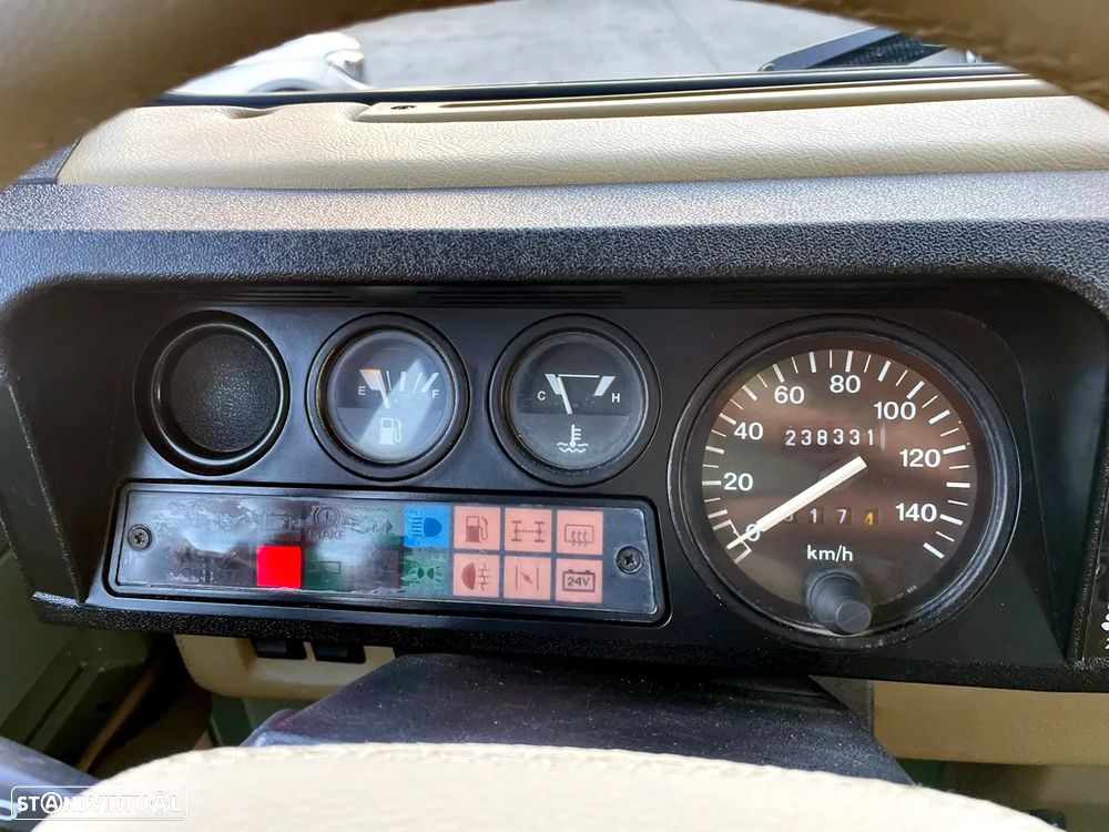 Land Rover Defender 90 2.5 TDi Metal Top - 17