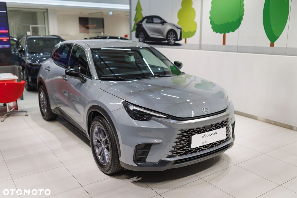 Lexus LBX - 4