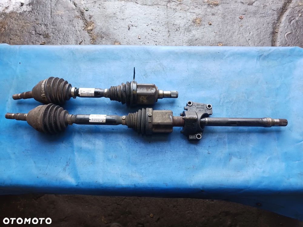 Opel Zafira B 1.9 Cdti Jtd 6B M32 Astra H półoś długa krótka prawa lewa przeguw wewnętrzny podpora łożysko wieszak półosi 24462251 24462250 - 2