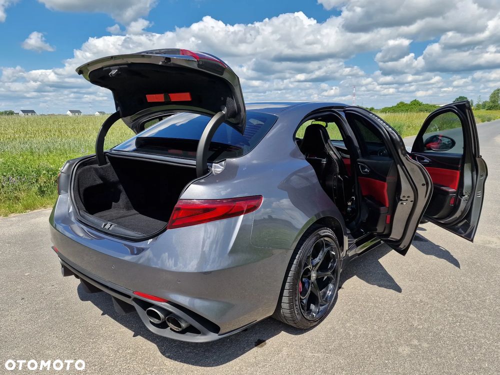 Alfa Romeo Giulia 2.9 Bi Turbo V6 Quadrifoglio - 37
