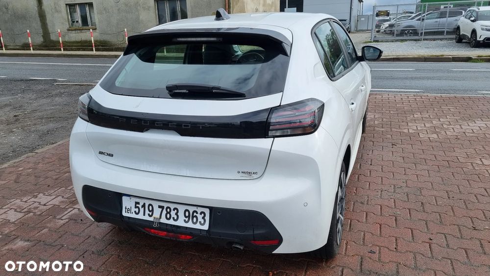 Peugeot 208 - 5