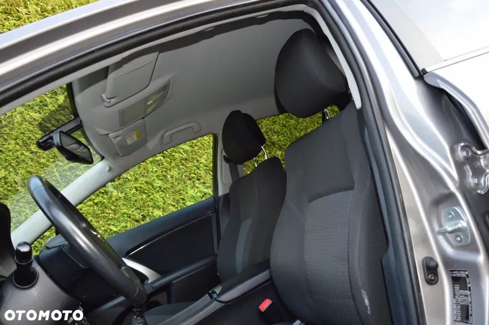 Toyota Avensis 2.0 D-4D Edition - 11