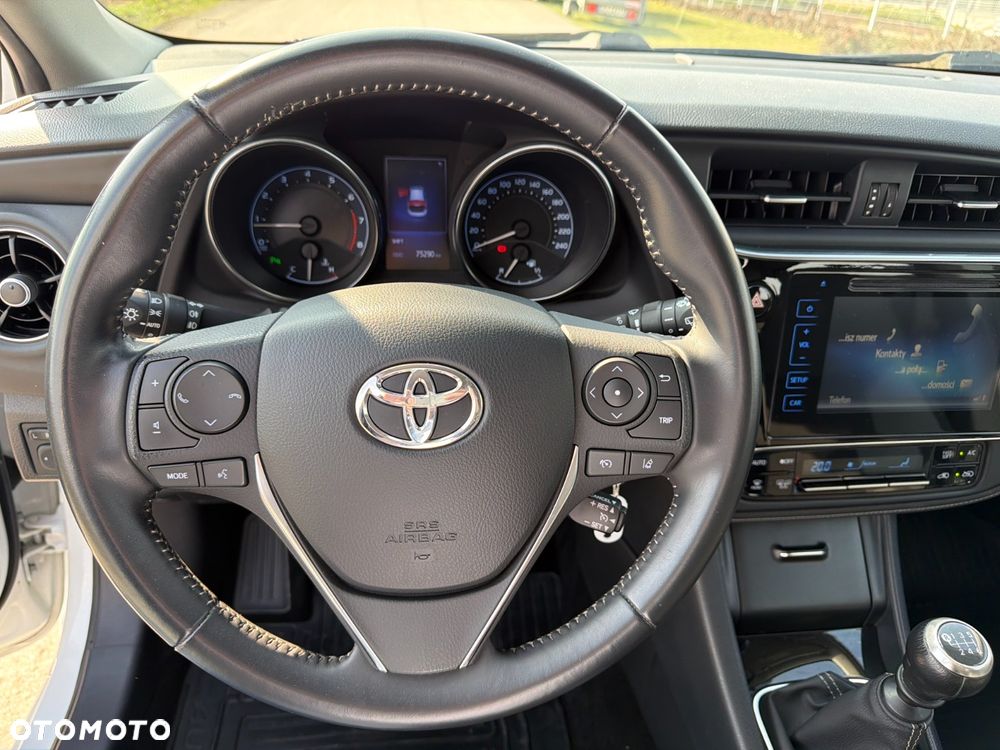 Toyota Auris 1.6 Premium - 14