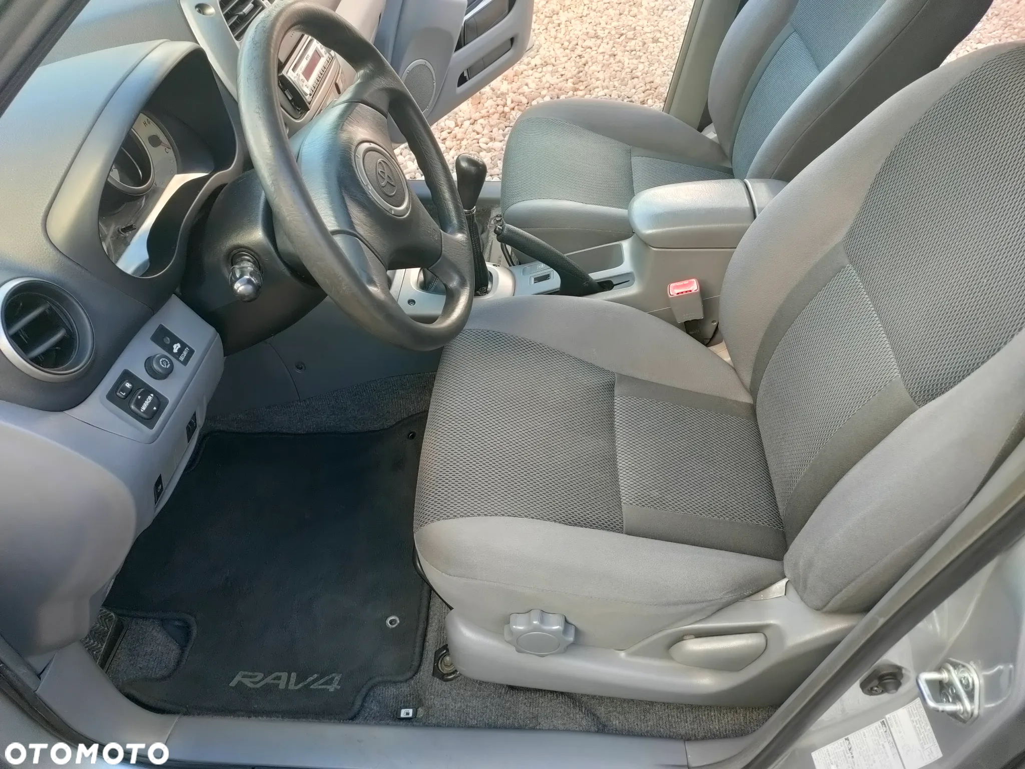 Toyota RAV4 2.0 VVT-i 4x4 - 5