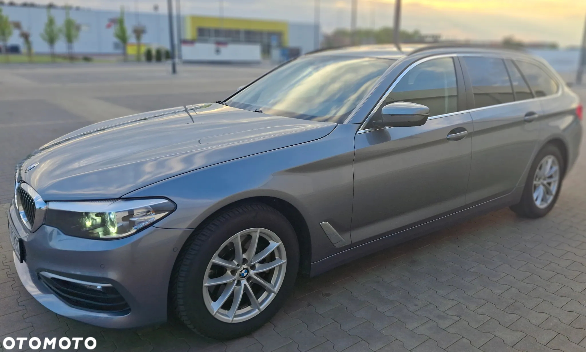 BMW Seria 5 518d Sport Line - 28