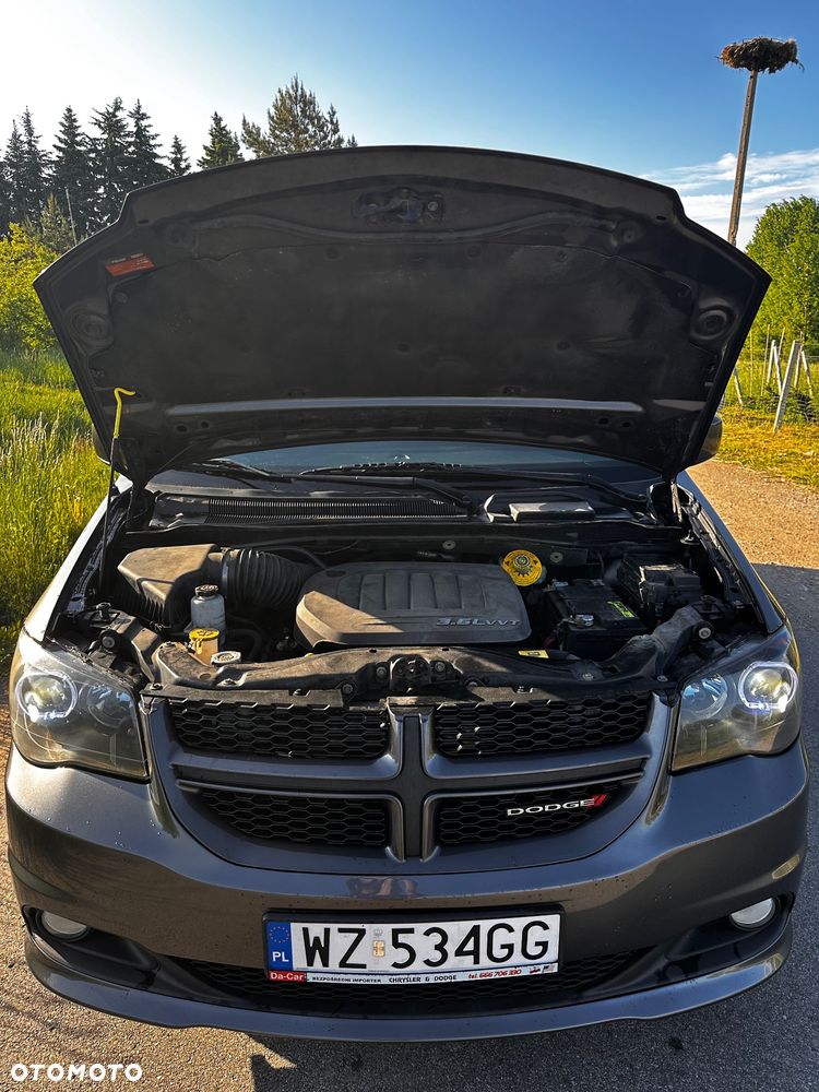 Dodge Grand Caravan 3.6 R/T - 23