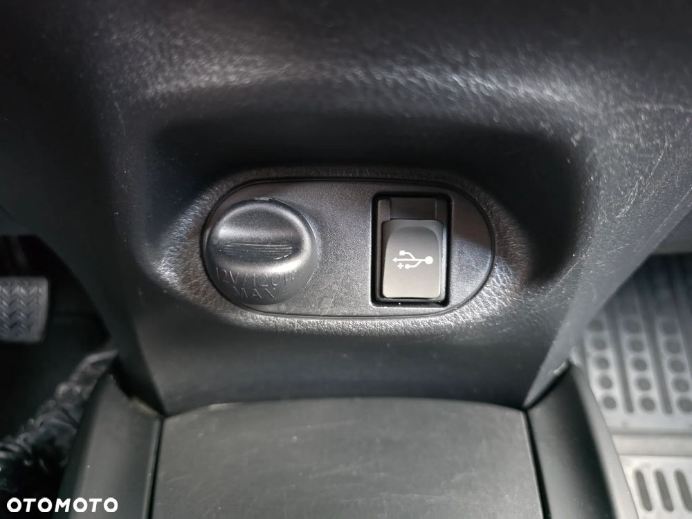 Toyota Yaris 1.33 Premium - 17
