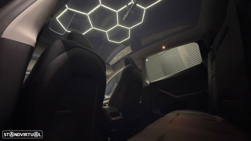 Tesla Model Y Performance Dual Motor AWD - 40