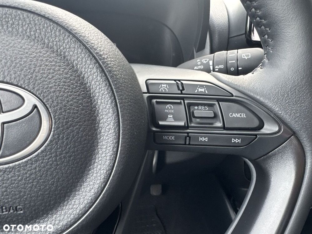 Toyota Yaris Hybrid 1.5 Style - 23