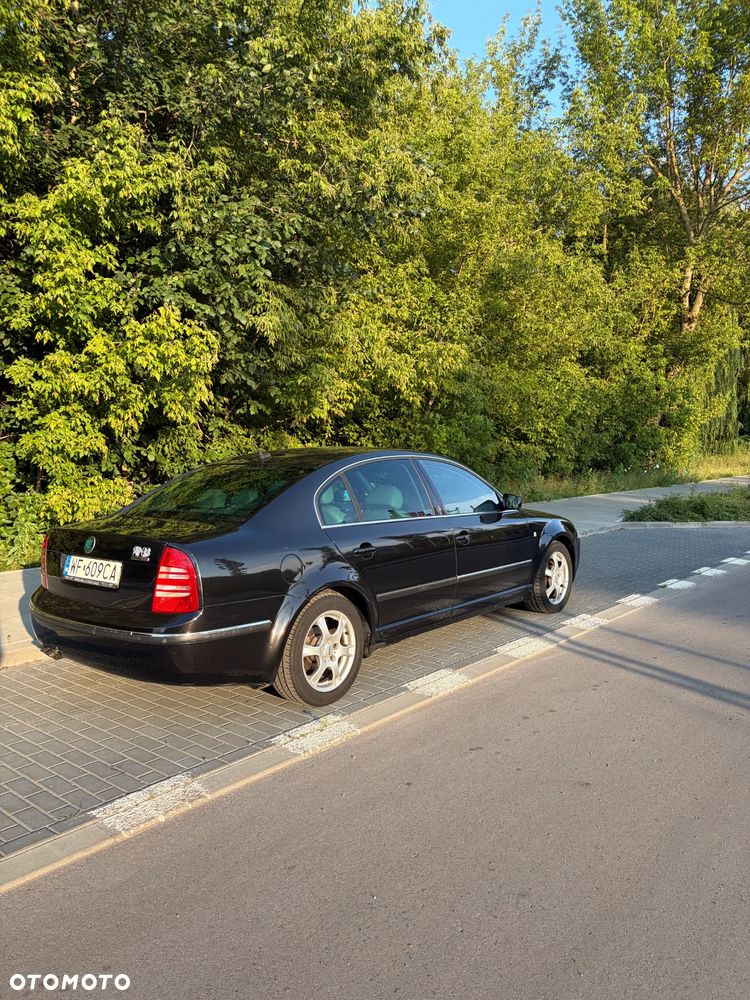 Skoda Superb 2.0 TDI DPF Edition 100 - 1