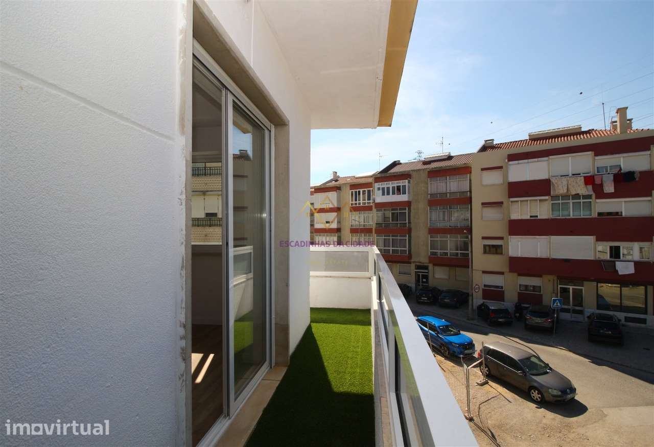 T1 Totalmente Renovado com Varanda em Odivelas - Pronto a Habitar - Grande imagem: 3/24