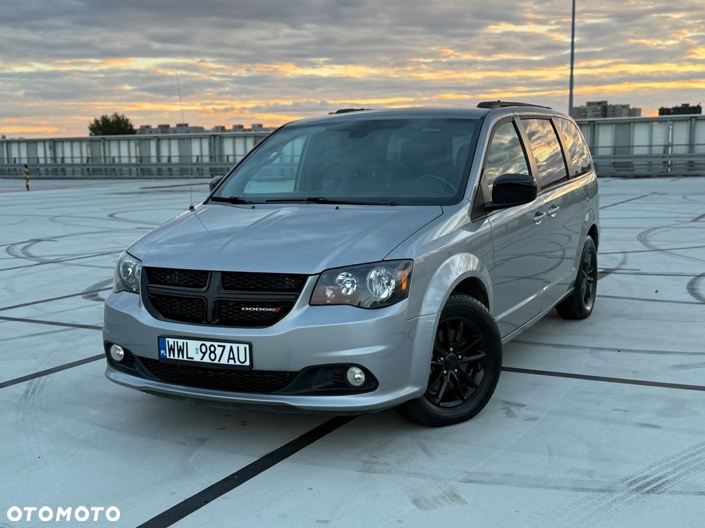 Dodge Grand Caravan - 10