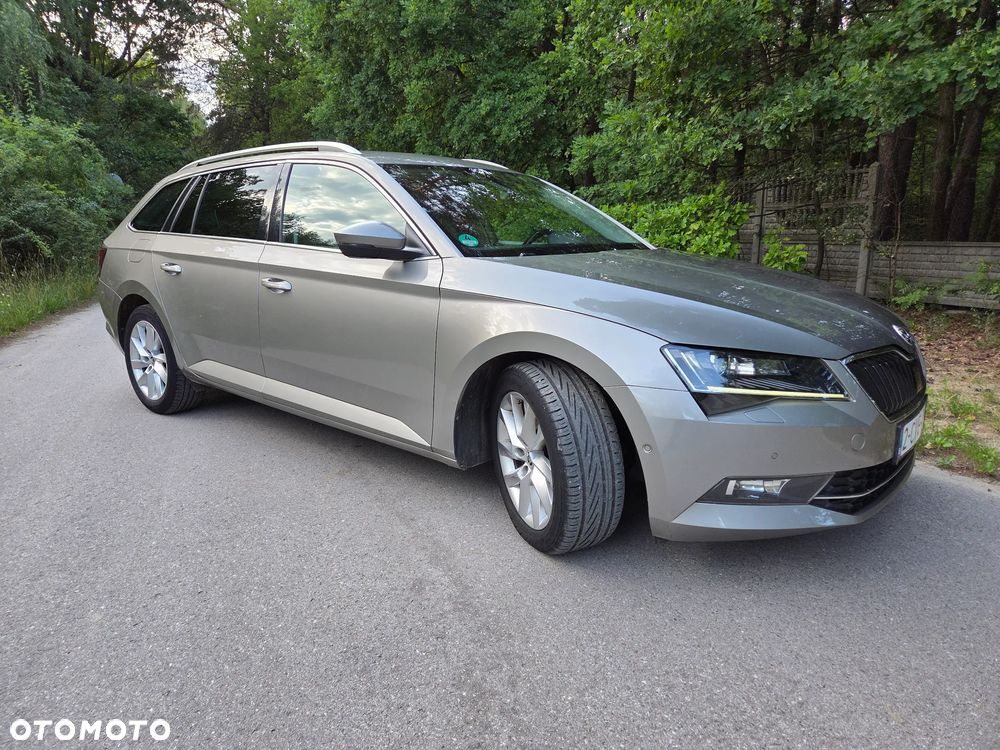 Skoda Superb 2.0 TDI Sportline - 4