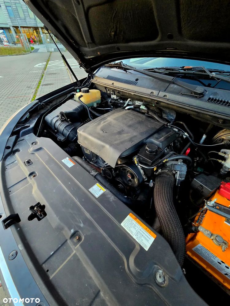 SsangYong/KGM Rodius 200 e-XDi Quartz - 13