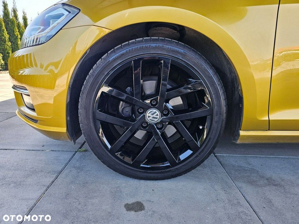 Volkswagen Golf - 11
