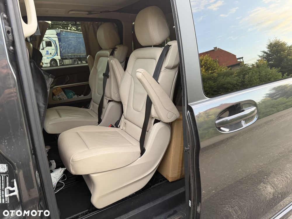 Mercedes-Benz Klasa V 300 d 4-Matic Exclusive 9G-Tronic (d³ugi) - 11