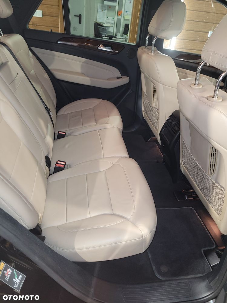 Mercedes-Benz ML - 11