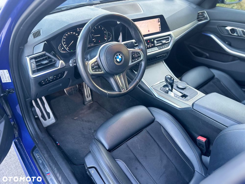 BMW Seria 3 318i M Sport - 27