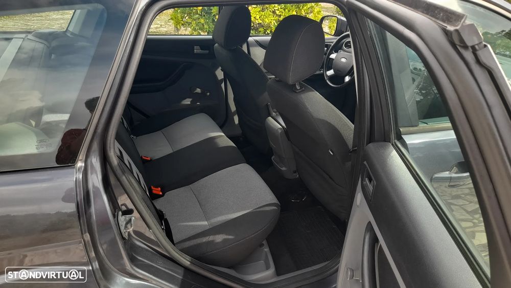 Ford Focus SW 1.6 TDCi DPF Trend - 28