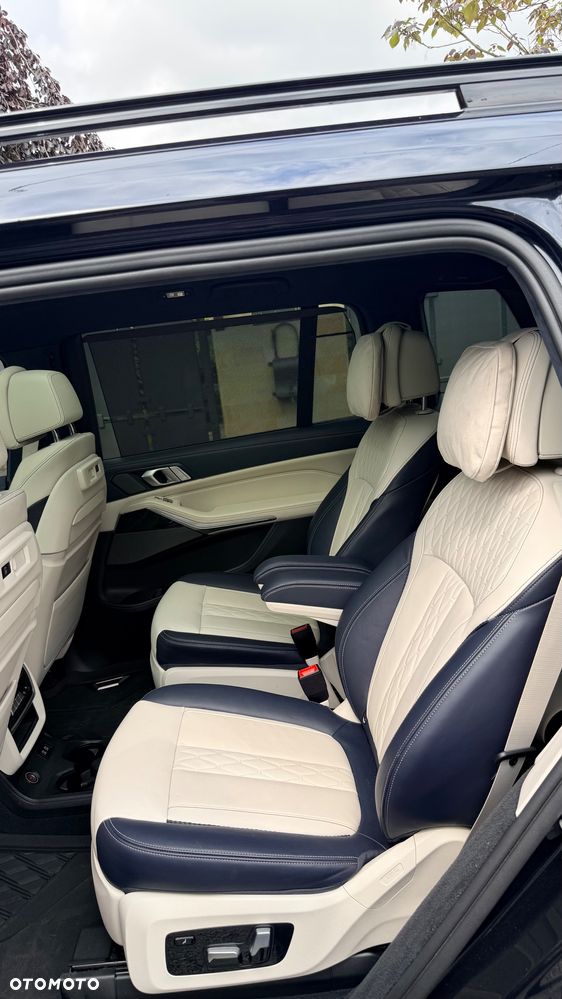 BMW X7 xDrive40i - 16