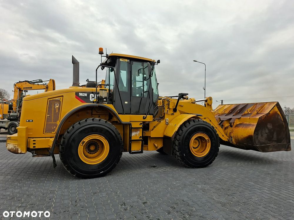 Caterpillar CAT 962H Rok 2010
