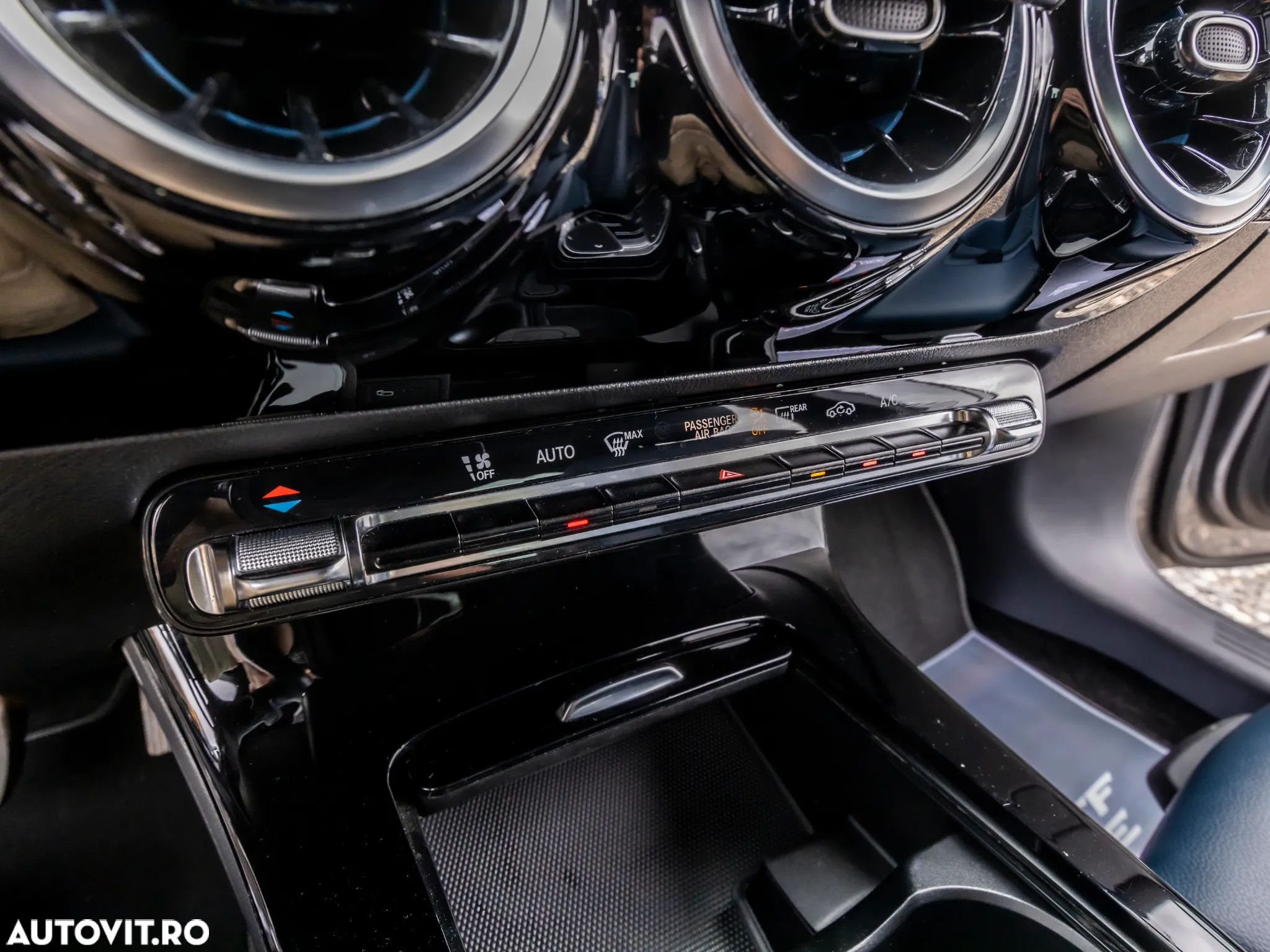 Mercedes-Benz A 180 7G-DCT - 23