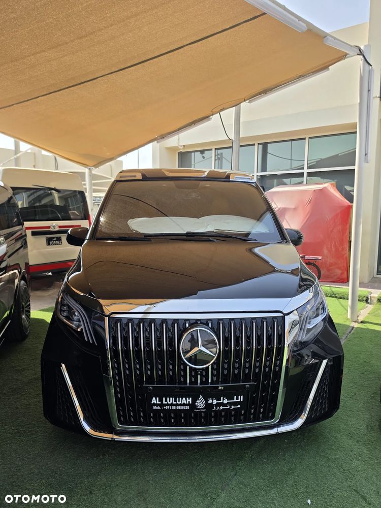 Mercedes-Benz Klasa V 300 extralang 9G-TRONIC Special Edition Avantgarde - 31
