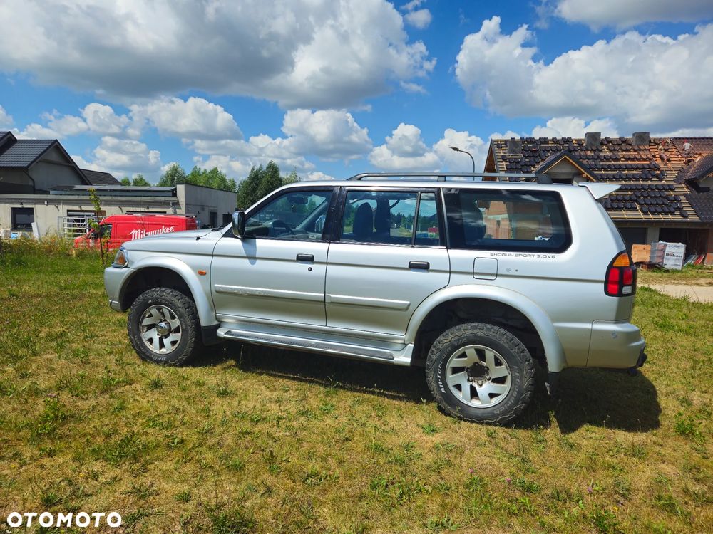 Mitsubishi Pajero Sport - 4