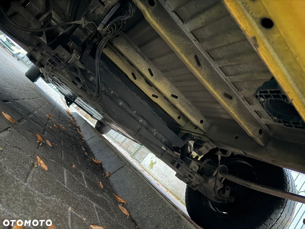 Mercedes-Benz Sprinter - 26