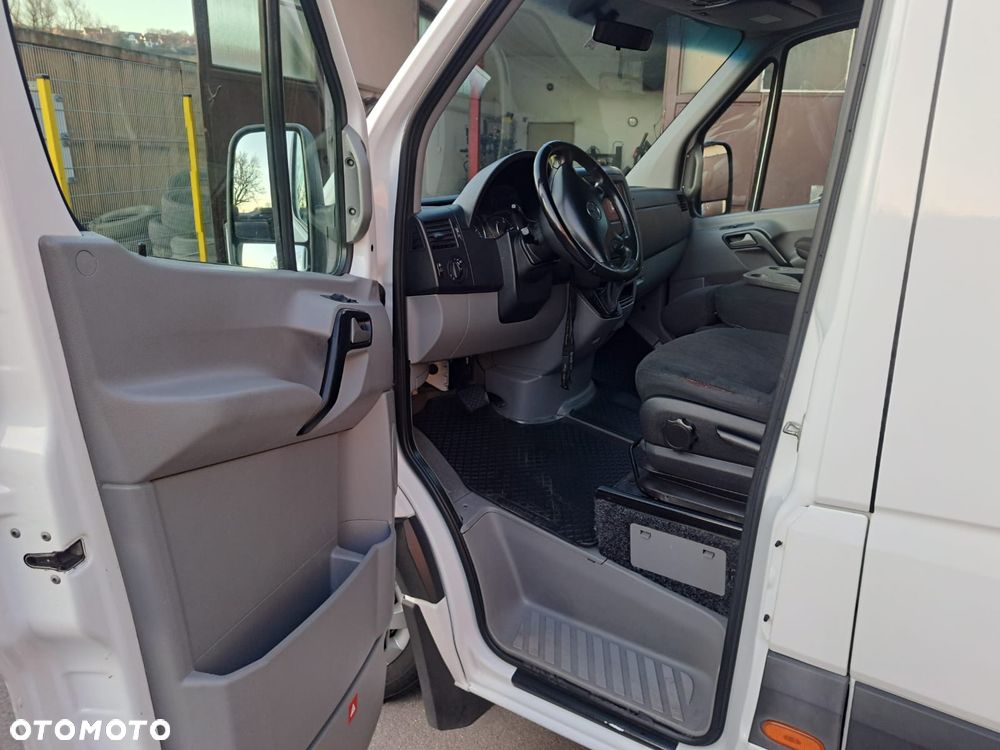 Mercedes-Benz Sprinter - 22