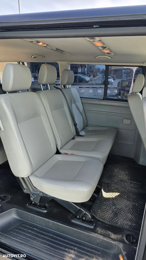 Volkswagen Caravelle - 6