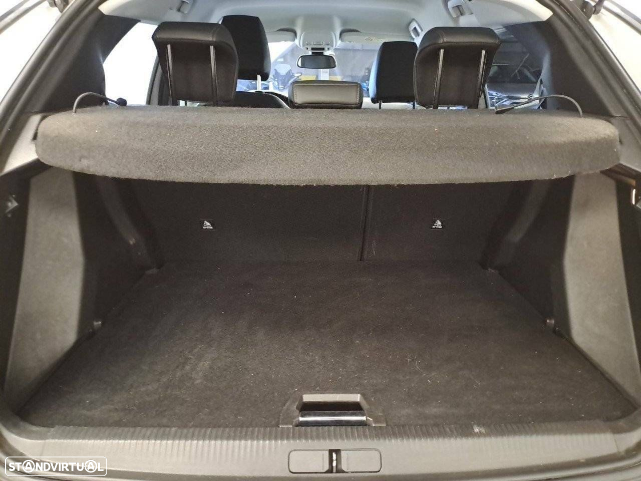 Peugeot 2008 1.2 PureTech Allure EAT8 - 6