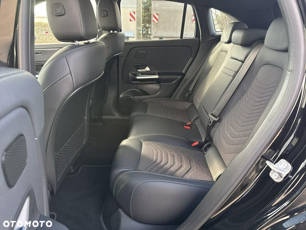 Mercedes-Benz EQA - 15