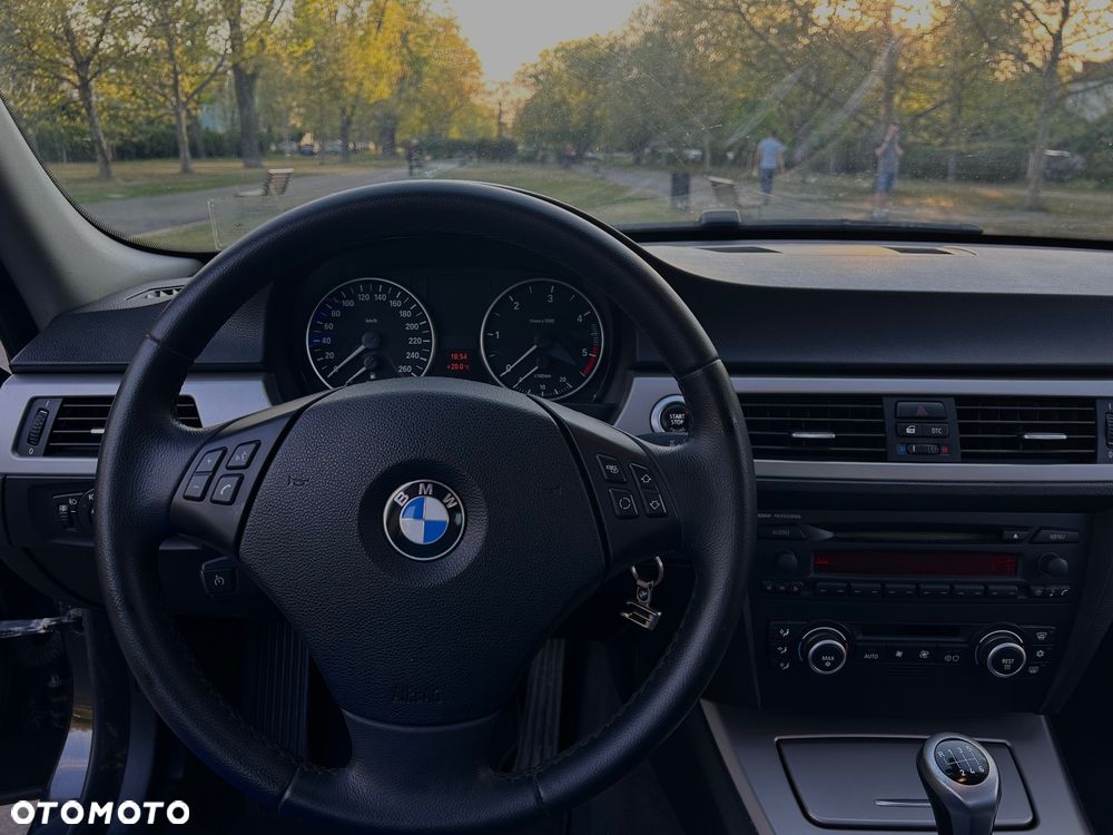BMW Seria 3 318d - 7